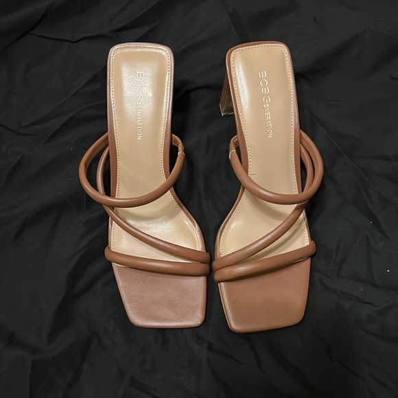 Heels - Picture 2 of 4